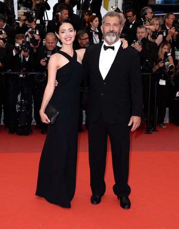 Мел Гибсон впервые прокомментировал роман с 26-летней возлюбленной