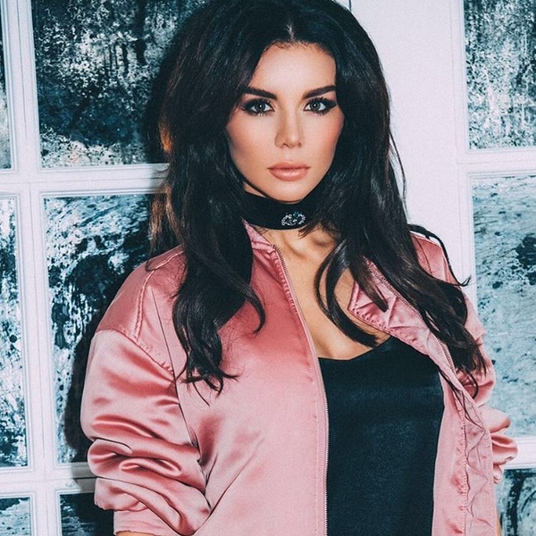 Анна Седокова позировала Антонио Бандерасу в сексуальном белье