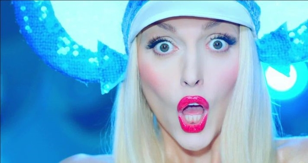 Оля Полякова выступила против абортов