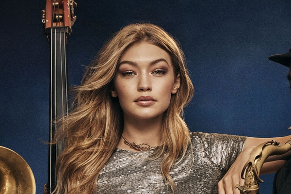 Свято наближається: Джіджі Хадід у святковому кампейні Tommy Hilfiger