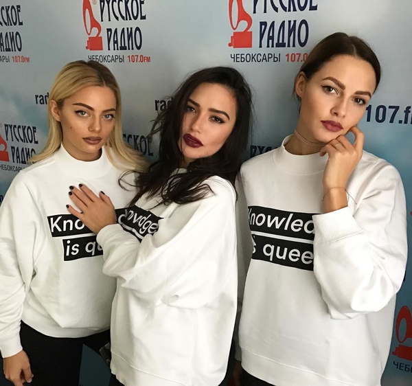 Группа SEREBRO попробовала повторить танец дуэта Время и Стекло