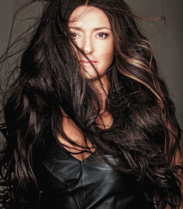 Наталья Могилевская поразила тонкой талией