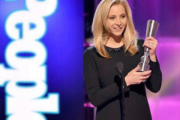 instagram.com/lisakudrow