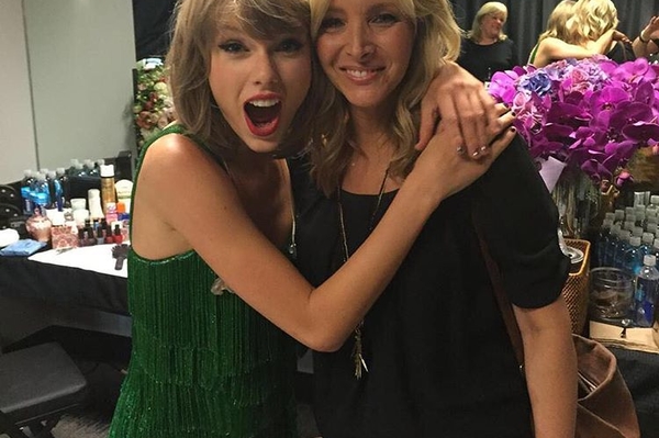 instagram.com/lisakudrow