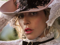 Lady Gaga украсила обложку американского Harper's Bazaar