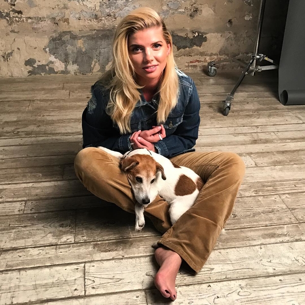 Я чувствую телом: Задорожная показала женскую дружбу в новом клипе