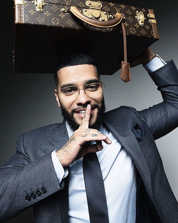 Понты: Вера Брежнева снялась в новом клипе Тимати