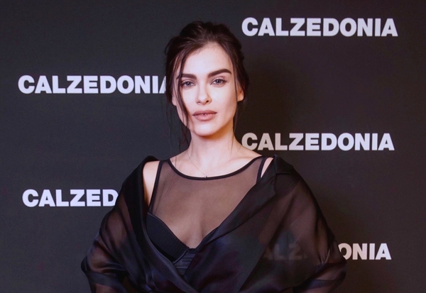 Елена Темникова презентовала клип на песню Движения