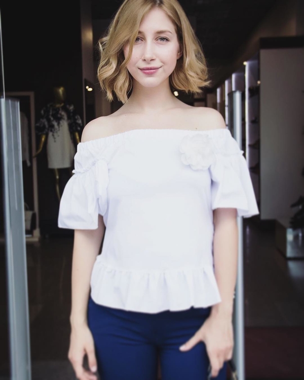 Дочка Снежаны Егоровой впервые показала новорожденного сына