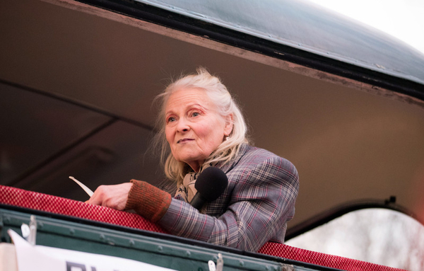 Сын Вивьен Вествуд сжег коллекцию вещей группы Sex Pistols