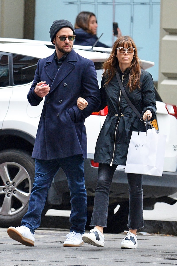 Семейная идиллия: Джастин Тимберлейк с сыном и женой прогулялись в Нью-Йорке