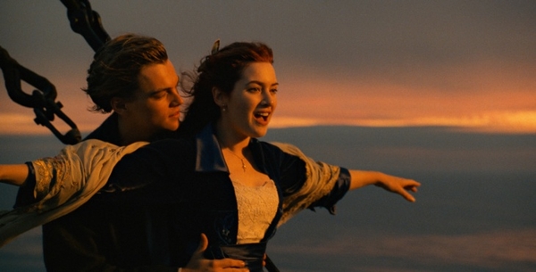 День объятий: с кем обнимаются герои популярных фильмов