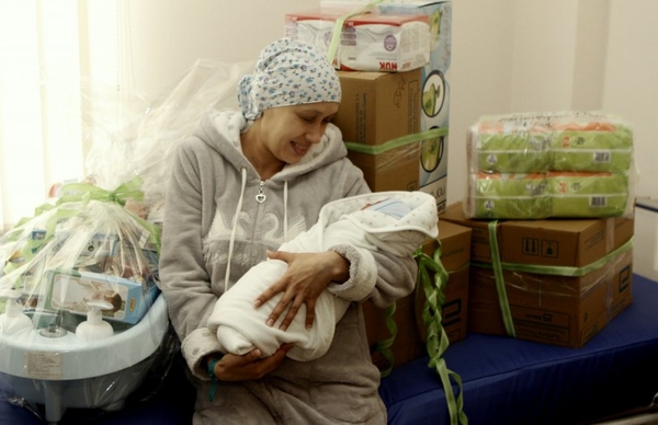 Украинка с раком груди родила здорового ребенка