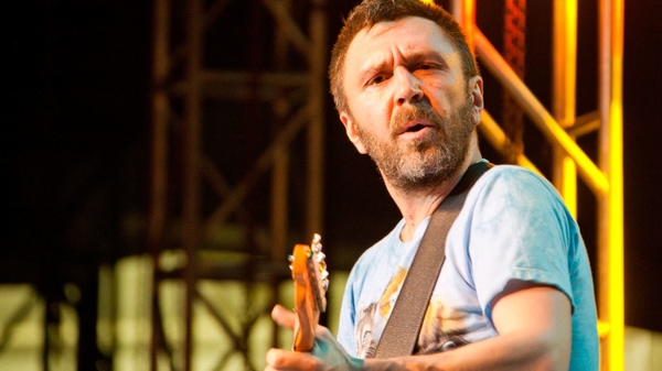 Российские СМИ "отправили на пенсию" Сергея Шнурова