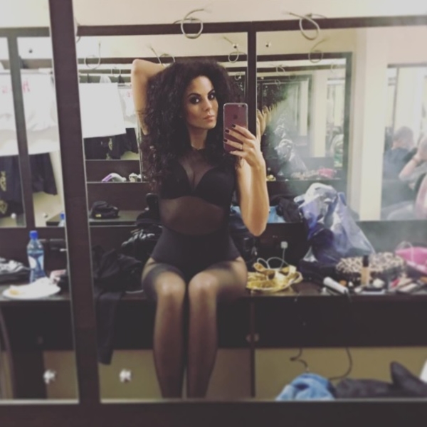 Каменских заинтриговала поклонников кольцом на безымянном пальце