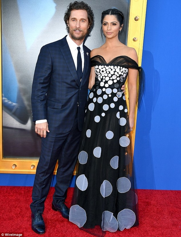 Мэттью МакКонахи вывел в свет жену и подросших детей