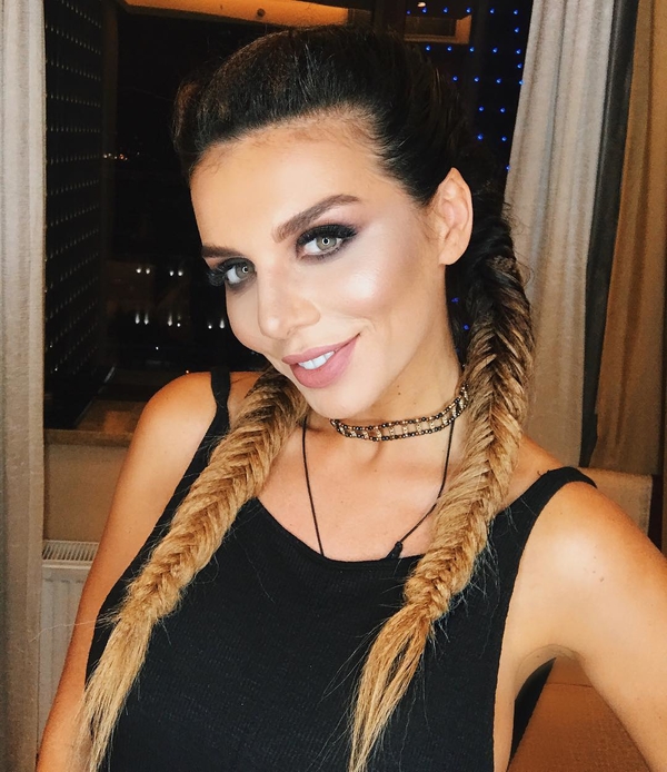 Самый лучший: Анна Седокова сняла дочь в новом трогательном клипе