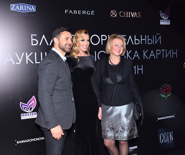 Анна Гомонова за вечер собрала 100 000 гривен для помощи онкобольным детям