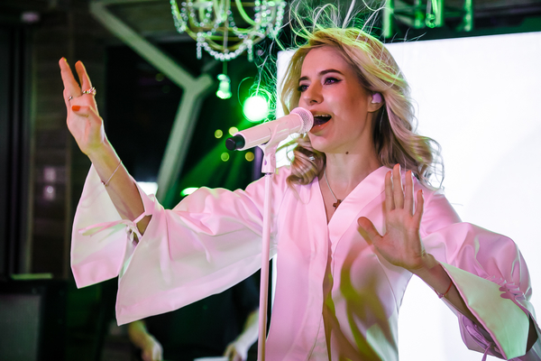 Ольга Горбачева представила новый альбом и поздравила мужа с днем рождения