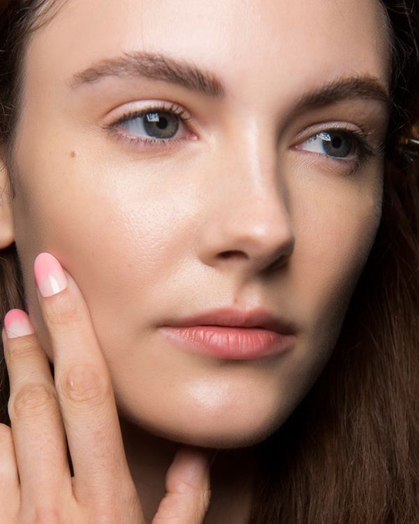 Маникюр на Новый год: пять интересных идей с подиума