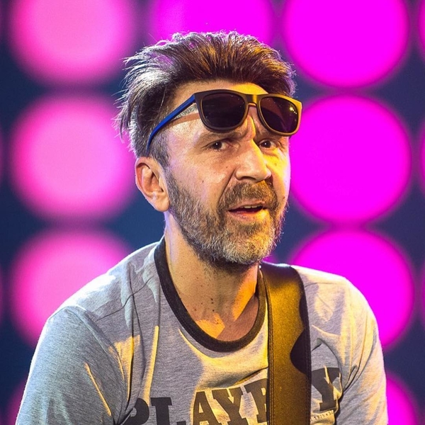 Сергей Шнуров показал, как веселится под песню Алены Апиной