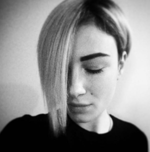 Анастасия Приходько подстриглась "под мальчика"