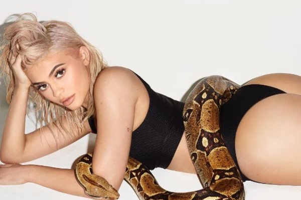 instagram.com/kyliejenner