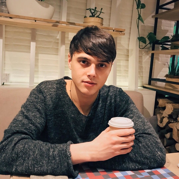 Алан Бадоев снял клип для ALEKSEEV в библиотеке Вернадского
