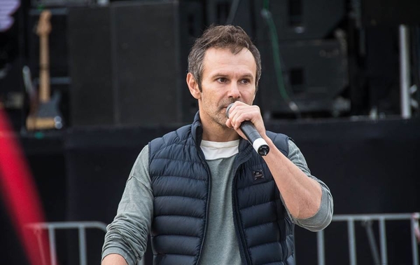 Вакарчук, Роговцева, Жадан и другие обратились к Порошенко