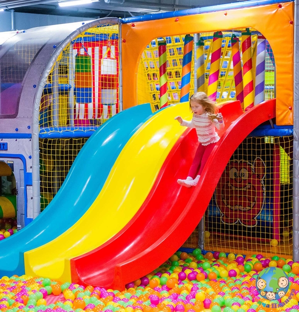 Праздник к нам приходит: сказочное открытие Детской планеты