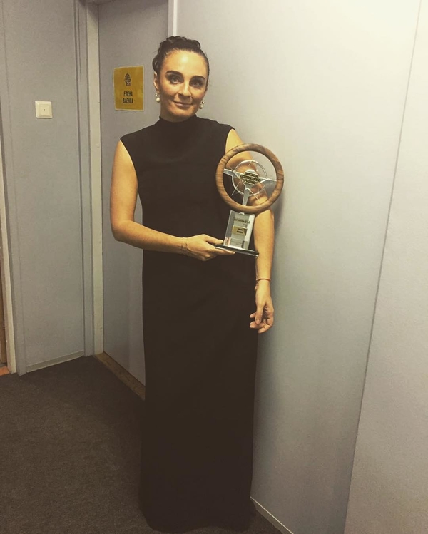 Елена Ваенга была вынуждена отменить концерты в России