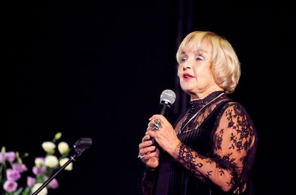 Ада Роговцева обратилась к украинцам из больницы