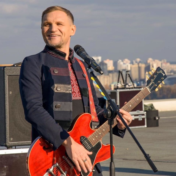 Олег Скрипка в новом клипе снял свою дочку и сына