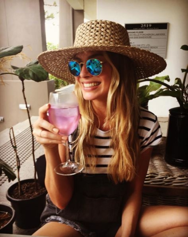 В Сеть попали первые фото Марго Робби в свадебном платье