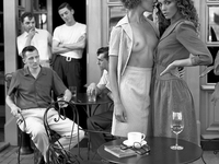 Секс и кофе: украинский фотограф выпустил эротический календарь