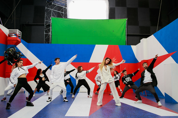 Группа Время и Стекло показала фото со съемок нового клипа На Стиле