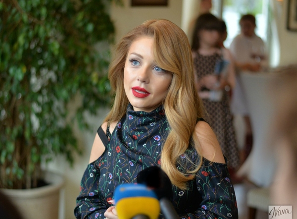 Тина Кароль: Мои гастроли в России сейчас неуместны