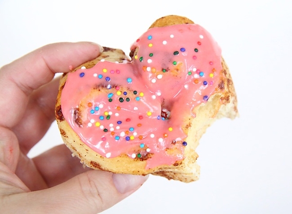 Как приготовить синнабоны в виде сердечек на День Валентина