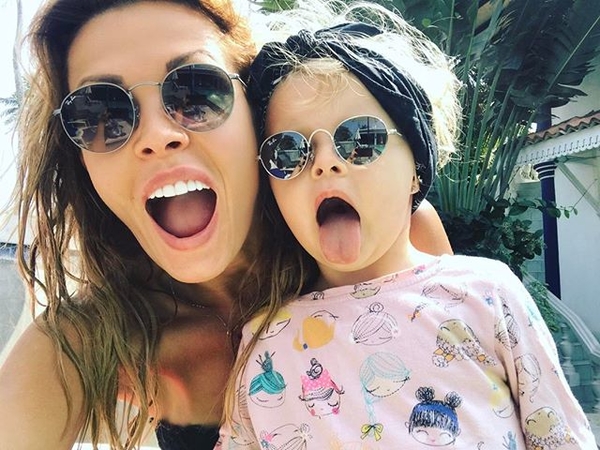 Звезда Кухни порадовала фанатов забавным селфи с подросшей дочкой