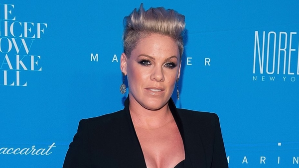 Пинк поделилась трогательным семейным снимком