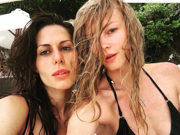 Светлана Ходченкова в мини-бикини отдыхает на Бали