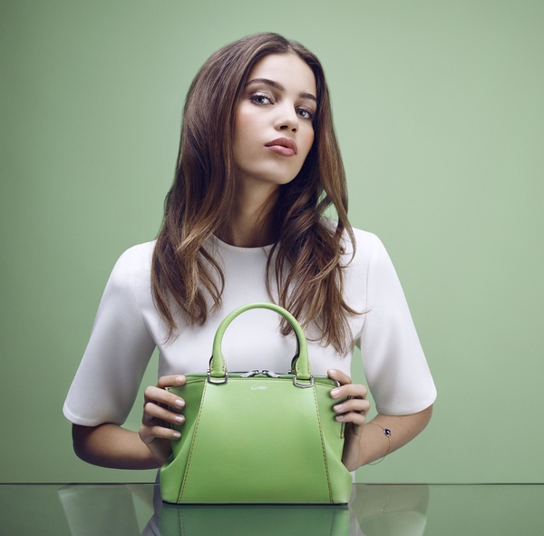 Цвет 2017 года: какие вещи в зеленом стоит приобрести?