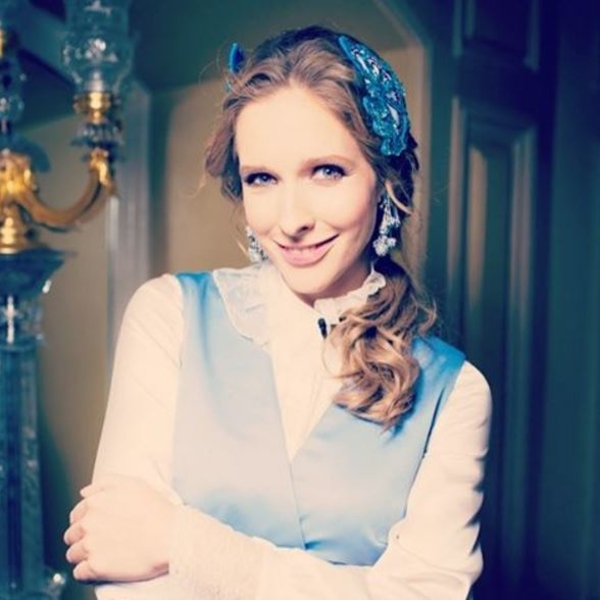 Осадчая выложила фото в национальном костюме