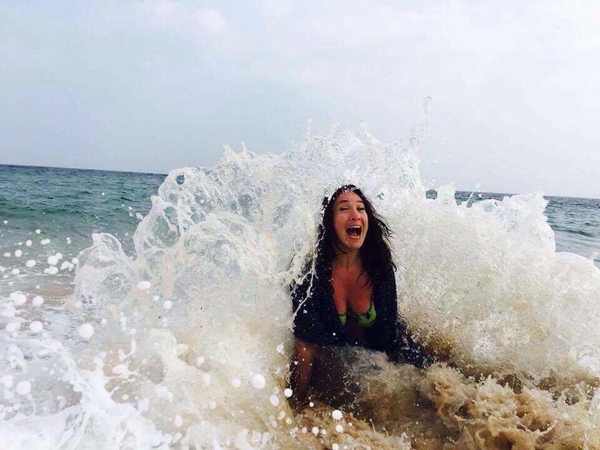 Крещение: Пономарев искупался в проруби, а Никитюк плавала в океане