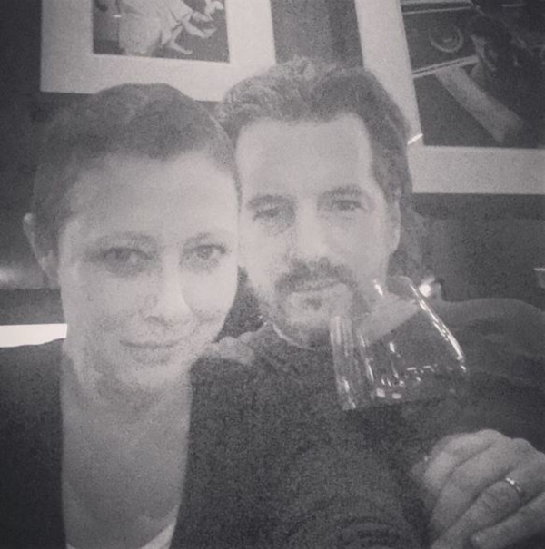 Онкобольная Шеннен Доэрти удивила новой прической