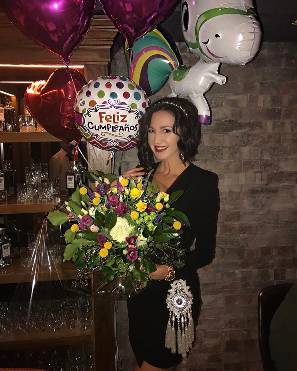 Сергей Шнуров высмеял Ольгу Бузову в песне