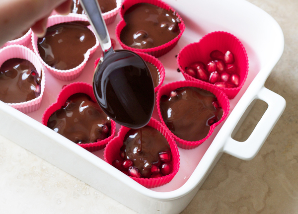 Как приготовить гранатовые конфеты с шоколадом