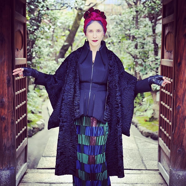 Пять модных блогеров, которые научат одеваться женщин за 50