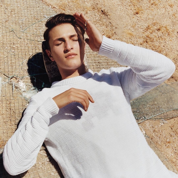 Брат Беллы и Джиджи Хадид стал лицом Hugo Boss