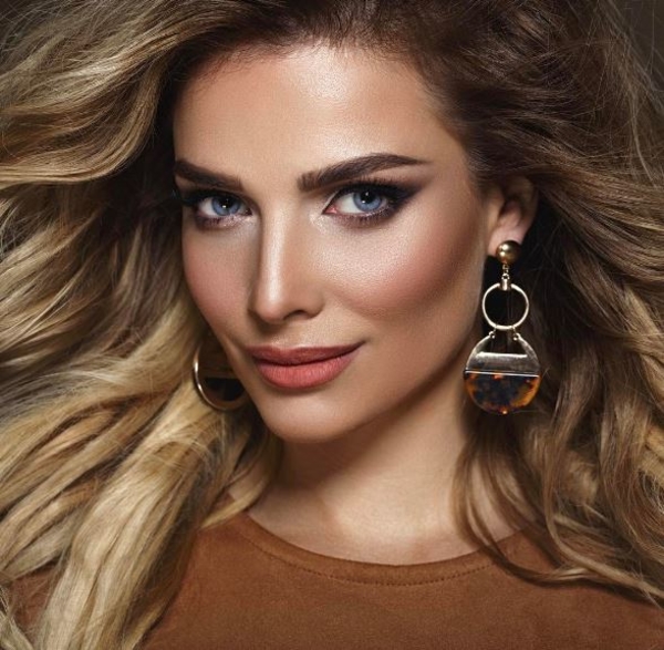 Экс-участница ВИА Гры выложила фото из спальни